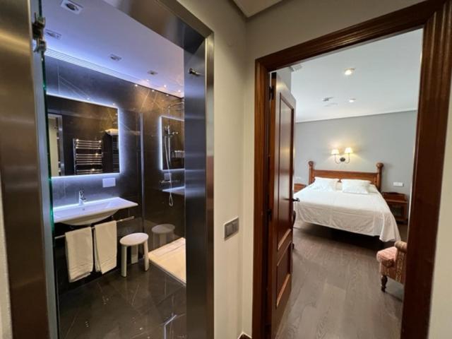 Hotel Комільяс Екстер'єр фото